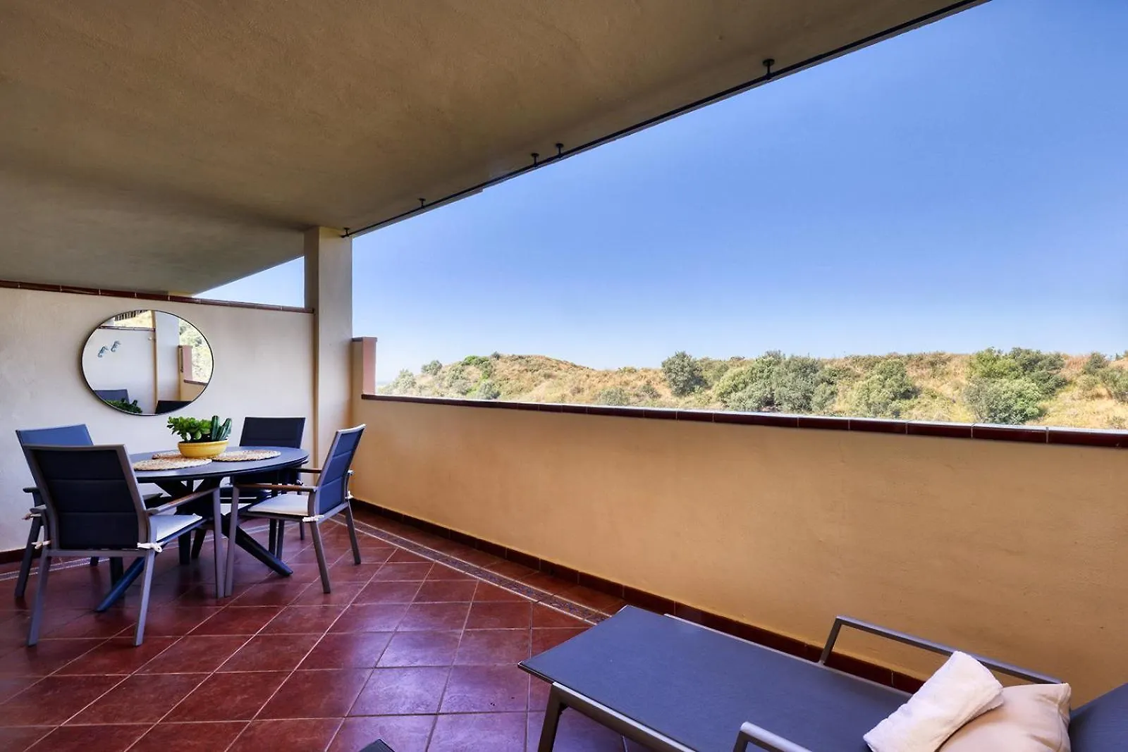 037 Relaxing Sea Views 2 Bed 2 Bath Mijas Calahonda Apt Apartamento