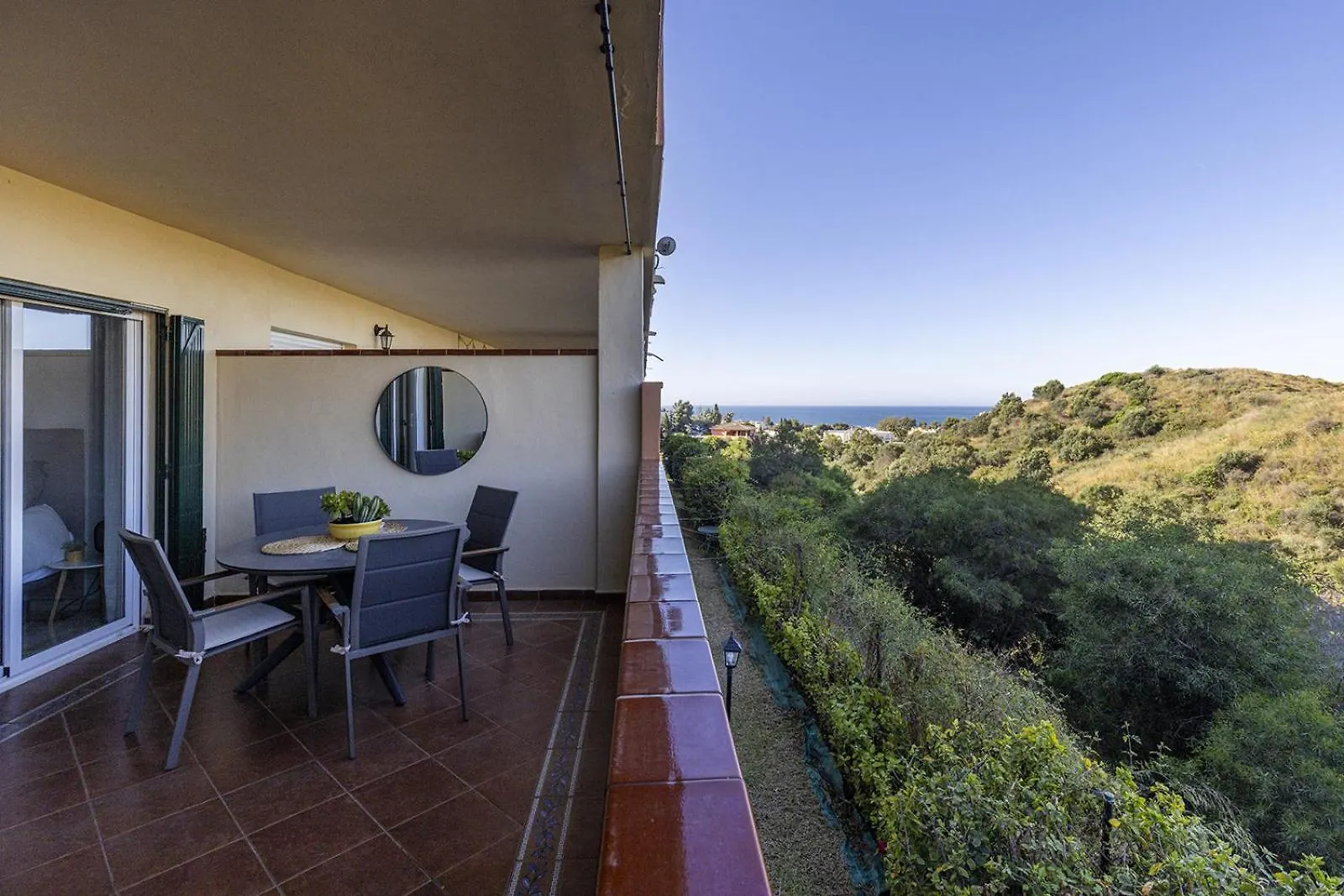 037 Relaxing Sea Views 2 Bed 2 Bath Mijas Calahonda Apt